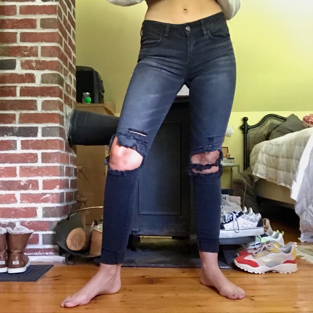American eagle distressed skinnies